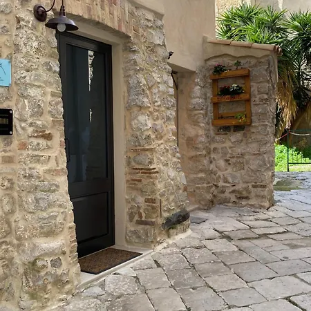 Il Campanile شقة فوندي